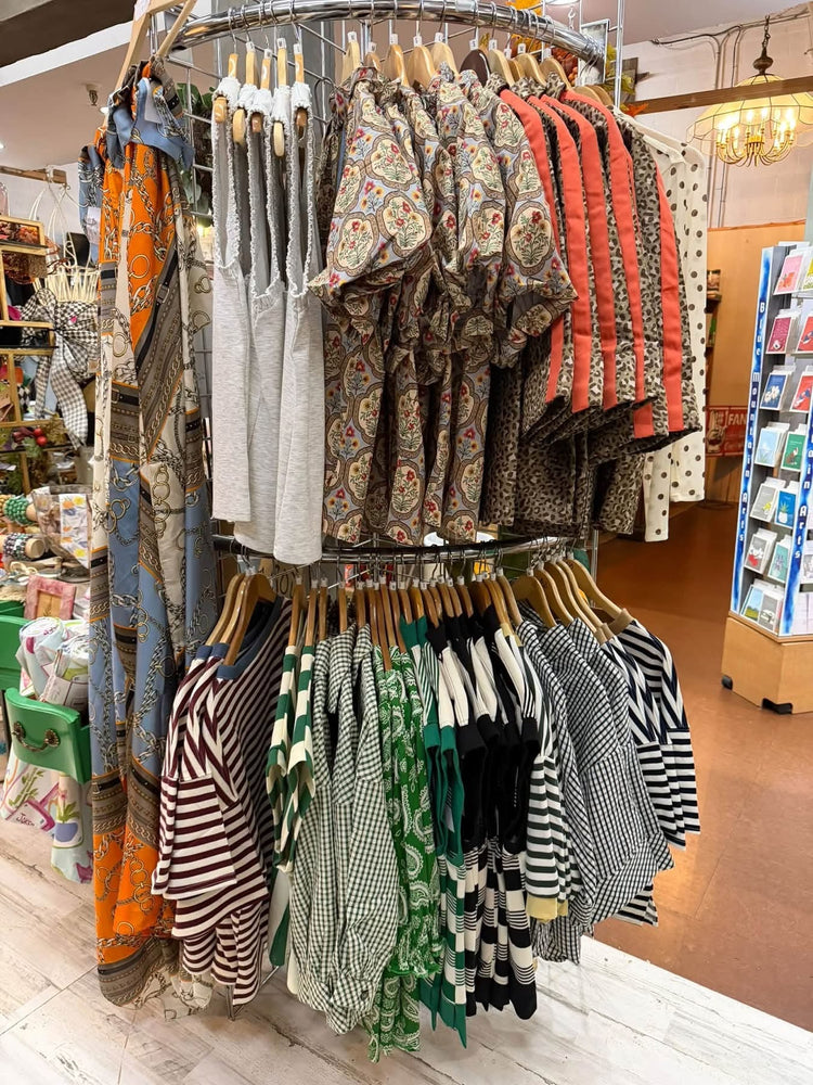 Clothing & Jewelry